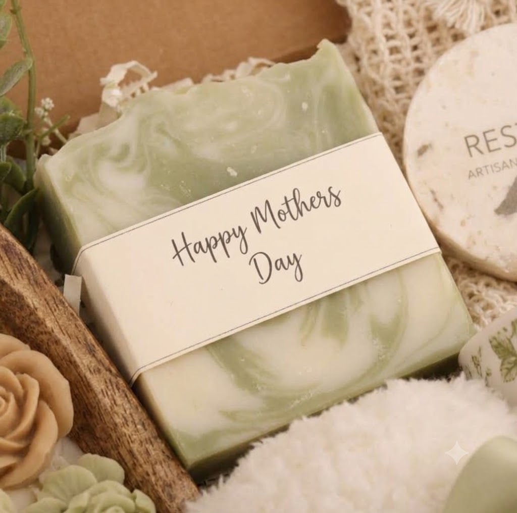 Green Floral & Wood Wick Candle Gift Box