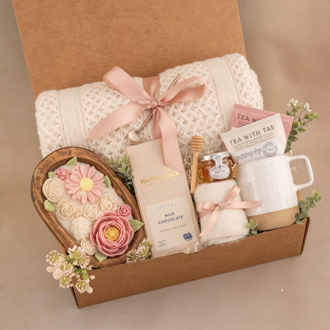 Floral & Wood Wick Candle Gift Box - Pink