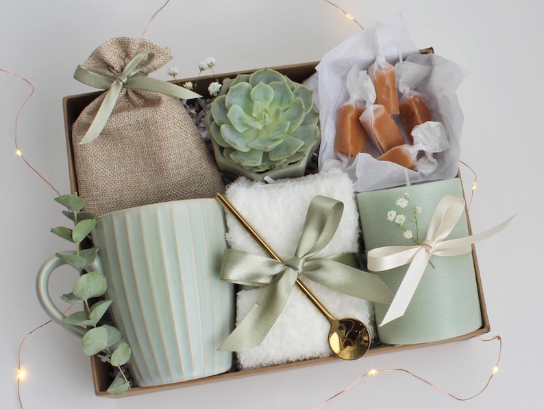 Green Candle & Succulent Gift Box