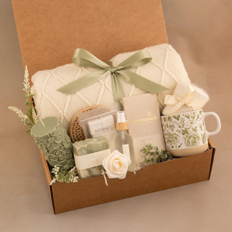 Green Floral Mug & Blanket Gift Box
