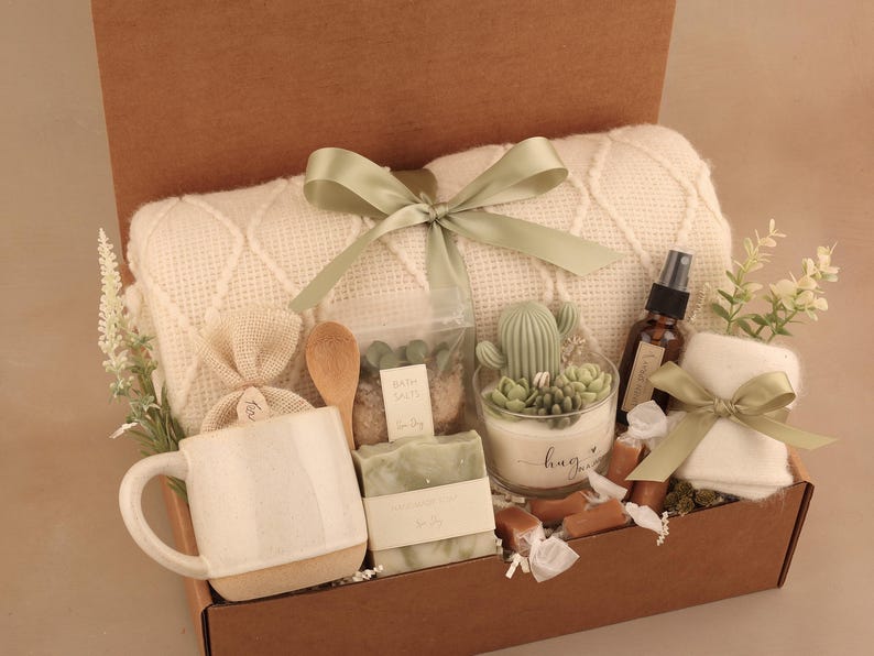 Hug Cactus Glass Candle Gift Box