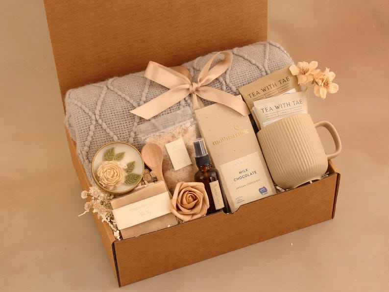Grey Blanket & Beige Spa Gift Box