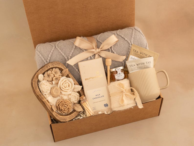 Grey Blanket & Wood Wick Candle Gift Box