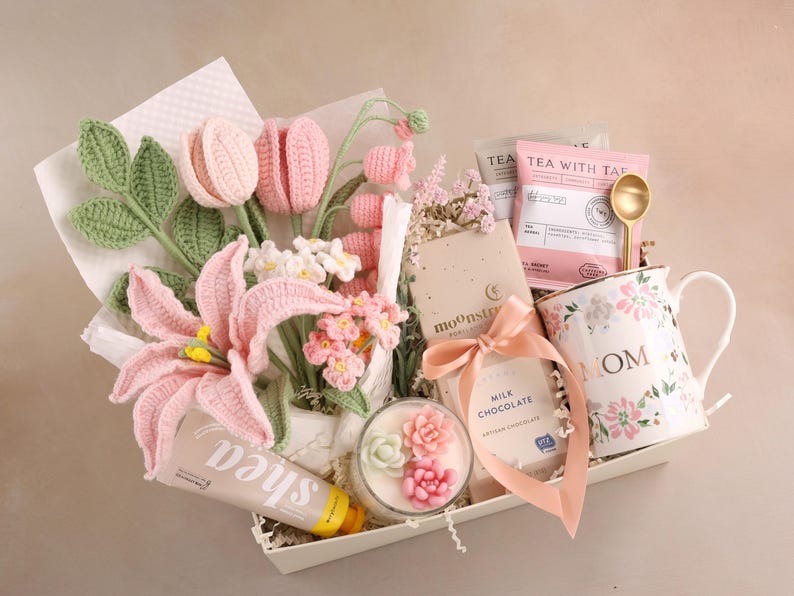 Crochet Lily Bouquet Gift Box